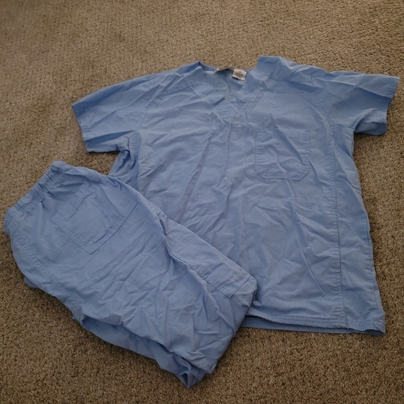 Scrub Set - Picture 2 of 3